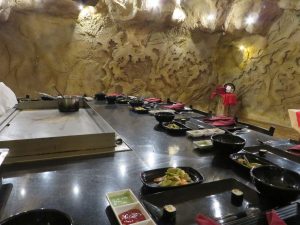 Caves Beach Resort Bar 300x225