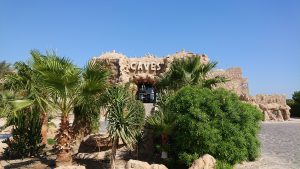 Caves Beach Resort Eingang 300x169