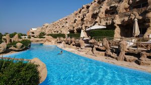 Caves Beach Resort Poollandschaft 300x169