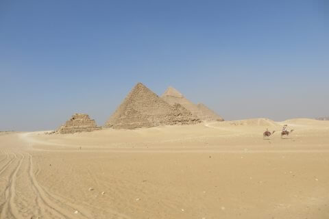 Pyramiden In Der Wüste 480x320