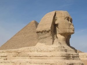Sphinx und Pyramiden in Kairo